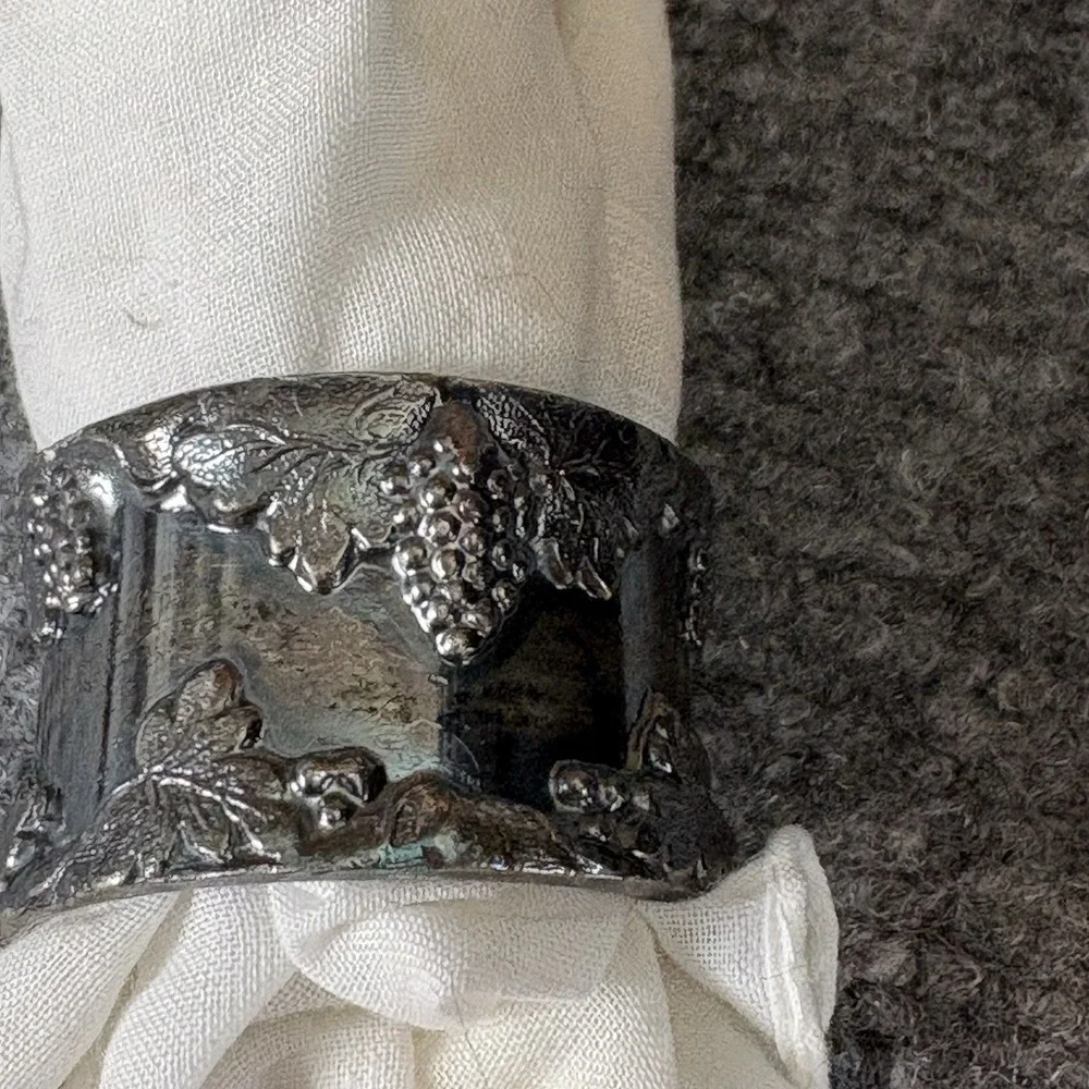 Antique Silverplate Grape Leaf Napkin Ring Victorian Table‎ Decor Vineyard